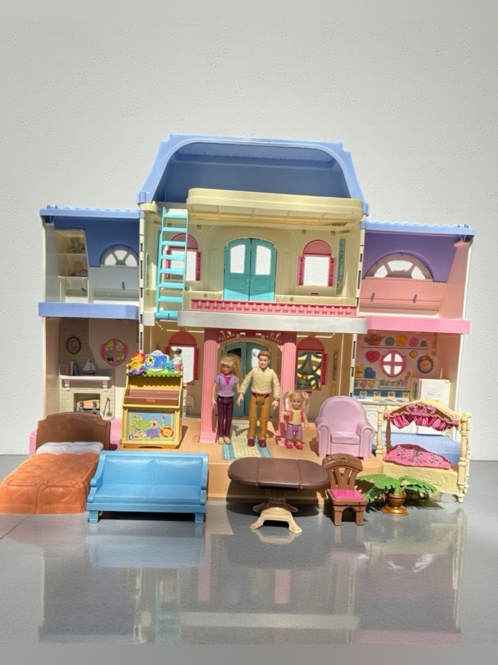Fisher price loving dollhouse vintage & accessories
